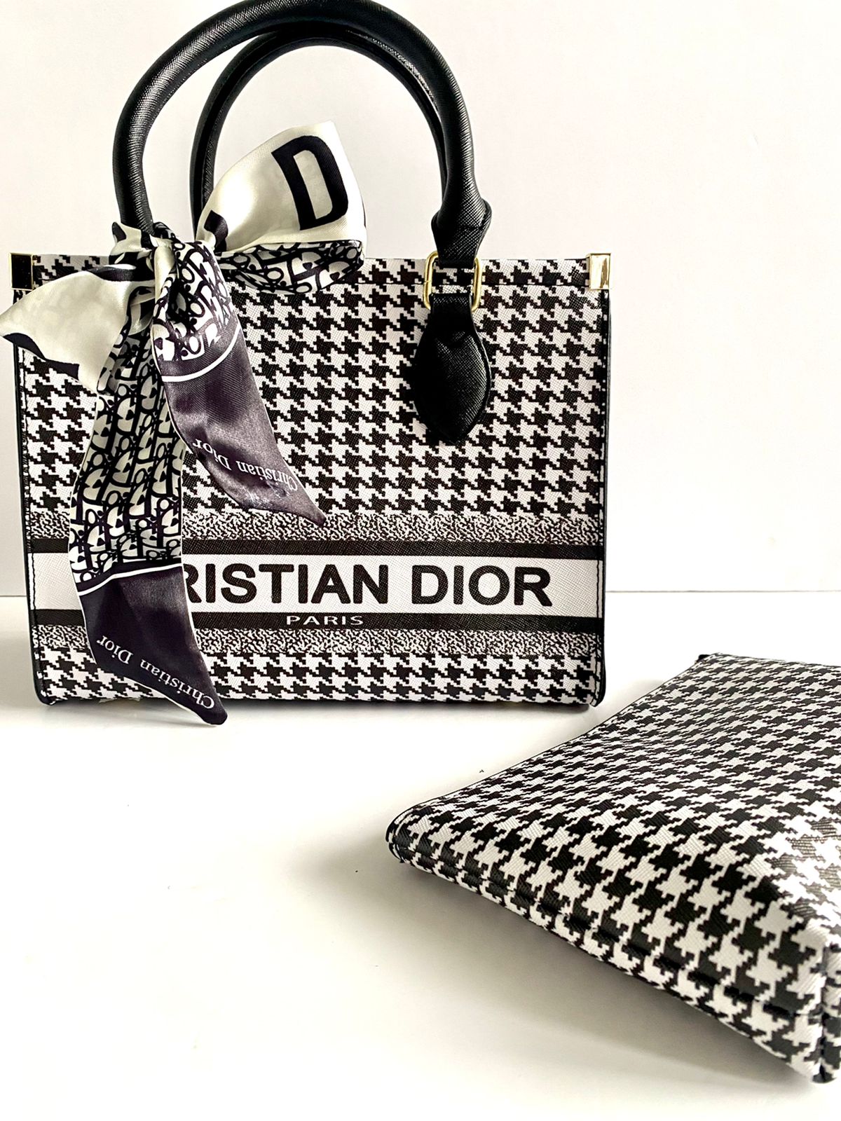 CHRISTIAN DIOR Bag