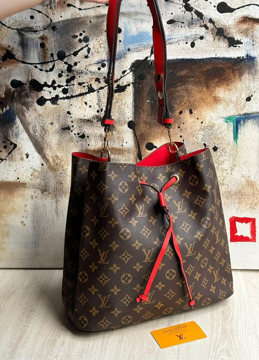 LOUIS VUITTON- Bag