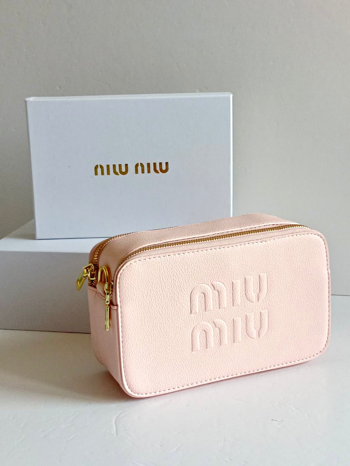 MIU MIU- Camara bag