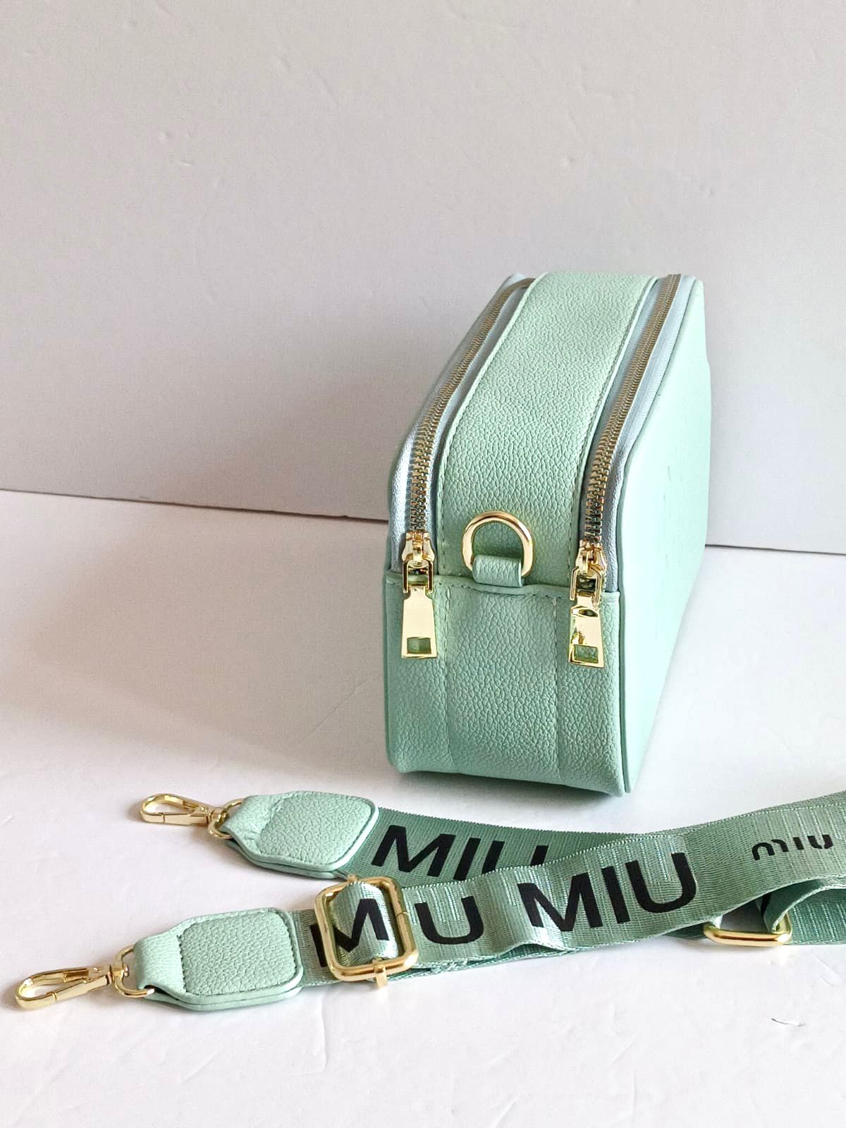 MIU MIU- Camara bag